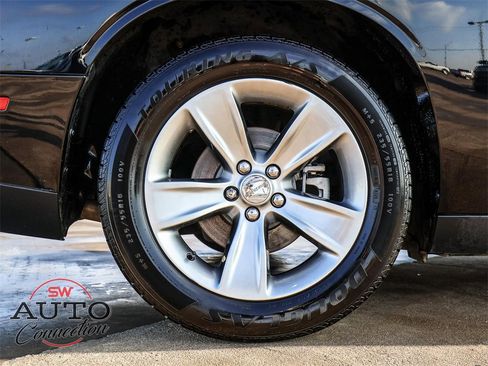 Used 2021 Dodge Challenger SXT image 9