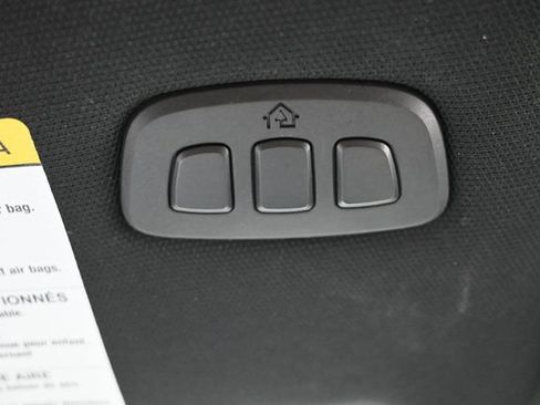 Used 2021 Ford Explorer Platinum w/ Equipment Group 601A AWD/4WD image 31