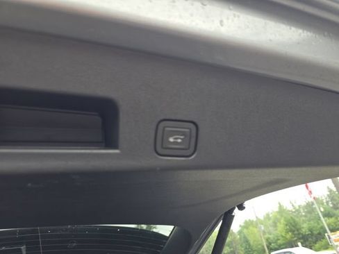 Used 2026 GMC Acadia AT4 w/ Super Cruise Package AWD/4WD image 33