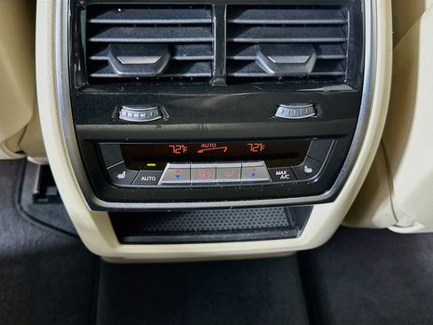 Used 2022 BMW X5 sDrive40i w/ Premium Package RWD image 28