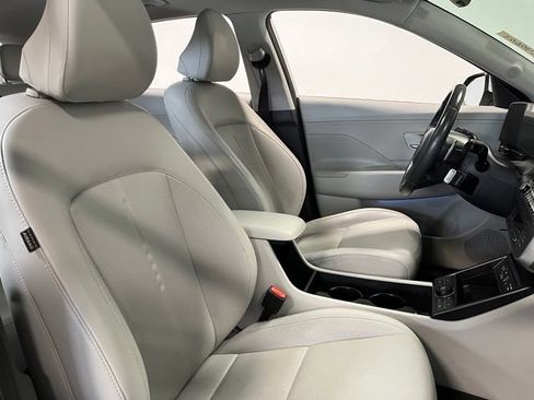 Used 2024 Hyundai Kona Limited FWD image 10