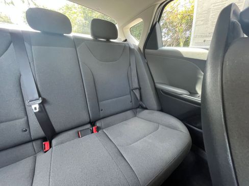 Used 2025 Kia K4 LXS image 35