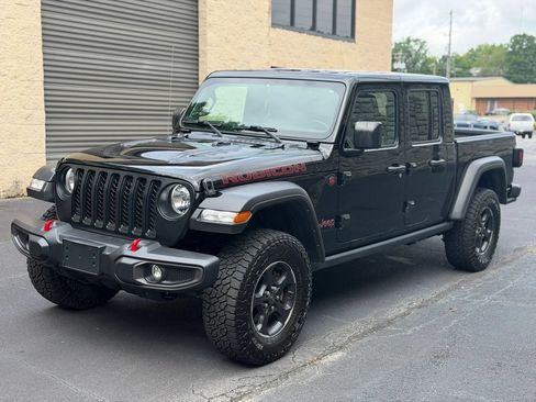 Used 2023 Jeep Gladiator Rubicon w/ Cold Weather Group AWD/4WD image 2