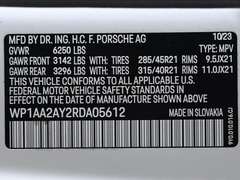 Used 2024 Porsche Cayenne image 30