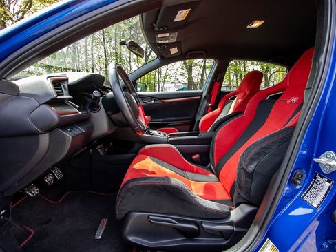 Used 2018 Honda Civic Type R image 9