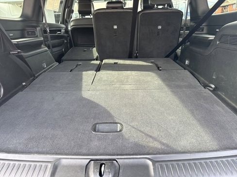 Used 2024 Jeep Wagoneer 4WD image 32