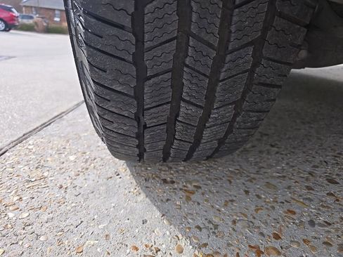 Used 2019 Toyota Sequoia SR5 w/ Premium Package image 40