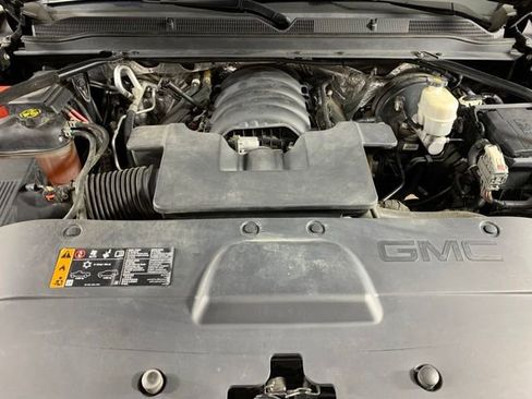 Used 2017 GMC Yukon SLT w/ Open Road Package AWD/4WD image 34