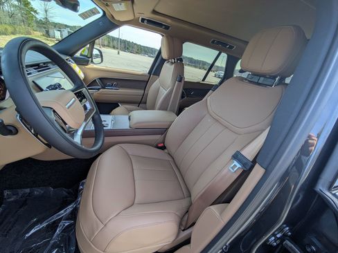 New 2026 Land Rover Range Rover SE image 19