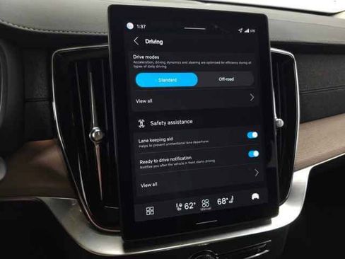 Certified 2026 Volvo XC90 B6 Plus AWD/4WD image 33