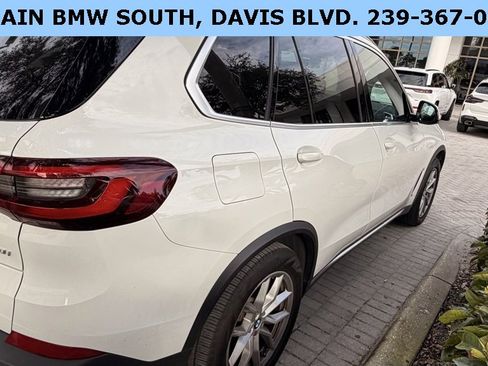 Certified 2023 BMW X5 xDrive40i image 5