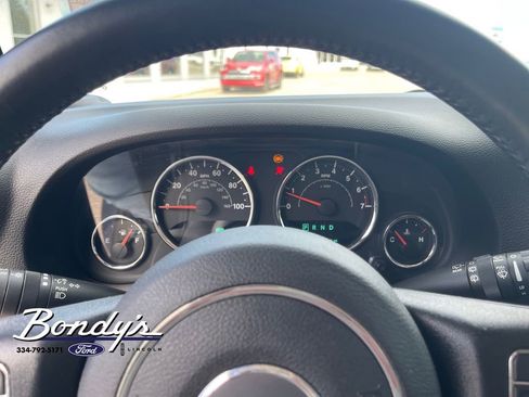 Used 2017 Jeep Wrangler Sahara w/ Connectivity Group image 4