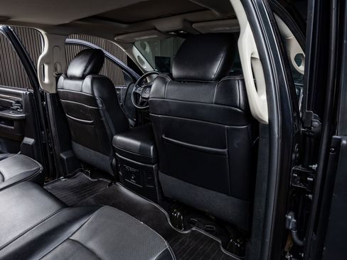 Used 2017 RAM 1500 Sport image 32