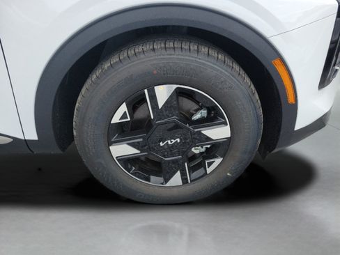 New 2026 Kia Sportage LX FWD image 28