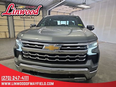 New 2026 Chevrolet Silverado 1500 LTZ w/ LTZ Premium Package AWD/4WD image 3