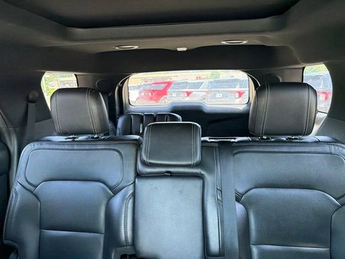 Used 2017 Ford Explorer Limited AWD/4WD image 10