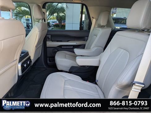 Used 2023 Ford Expedition Limited image 12