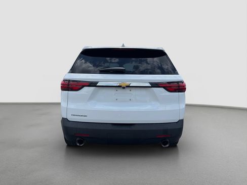 Used 2023 Chevrolet Traverse LS FWD image 5