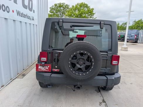 Used 2017 Jeep Wrangler Unlimited Sport w/ Connectivity Group AWD/4WD image 19