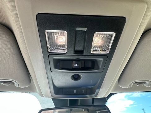 Used 2018 RAM 1500 Laramie w/ Convenience Group AWD/4WD image 10