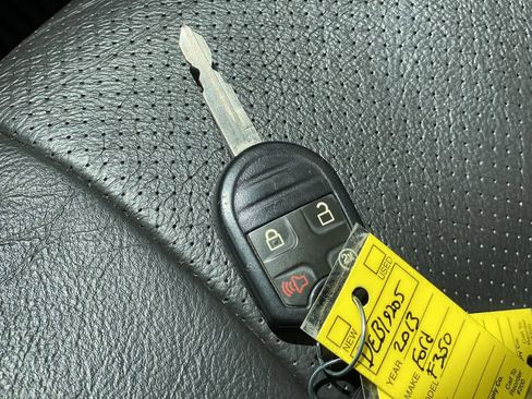 Used 2013 Ford F350 Lariat w/ Lariat Ultimate Pkg AWD/4WD image 27