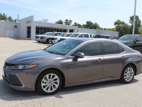 Used 2023 Toyota Camry LE FWD image 6