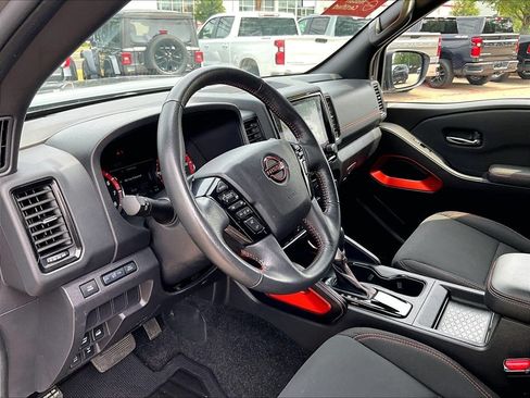 Used 2024 Nissan Frontier PRO-4X AWD/4WD image 8