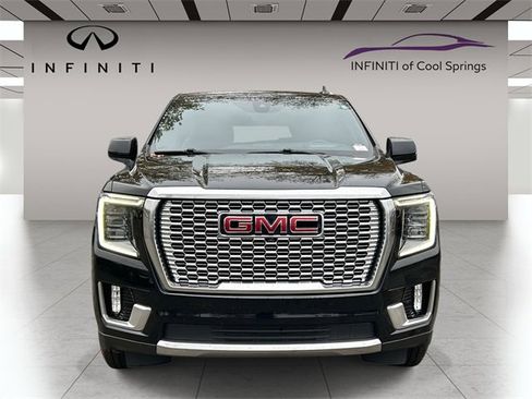 Used 2022 GMC Yukon XL Denali w/ Advanced Technology Package image 2