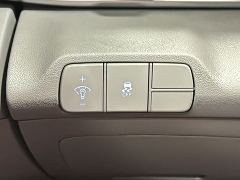 Used 2024 Hyundai Elantra SEL w/ Convenience Package FWD image 30