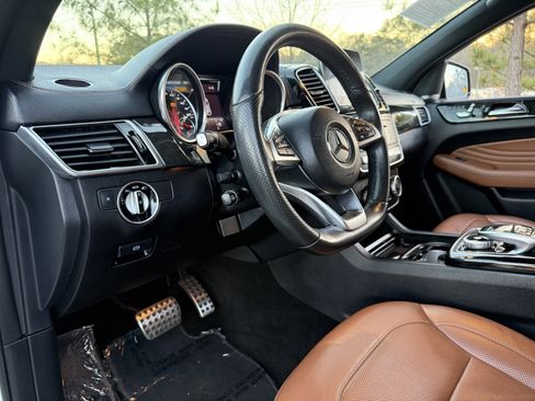 Used 2019 Mercedes-Benz GLE 43 AMG GLE 43 AMG image 21