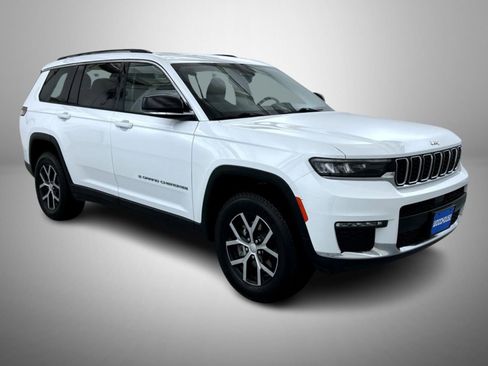 Used 2023 Jeep Grand Cherokee L Limited AWD/4WD image 3
