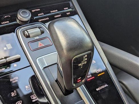 Used 2023 Porsche Cayenne image 5