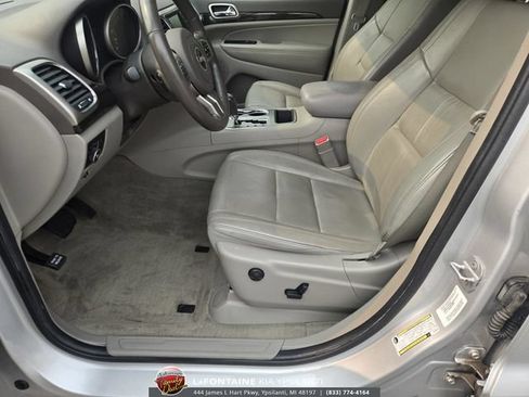 Used 2011 Jeep Grand Cherokee Laredo AWD/4WD image 12