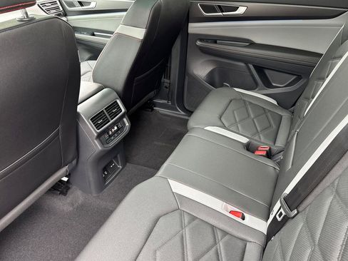 New 2025 Volkswagen Atlas Peak Edition SE image 12