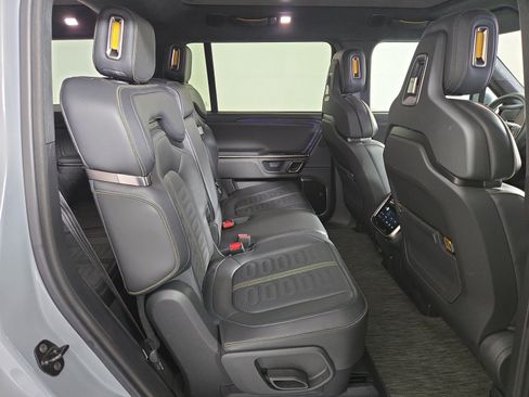 Used 2024 Rivian R1S Adventure AWD/4WD image 23