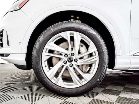 Certified 2023 Audi Q7 3.0T Premium Plus AWD/4WD image 4