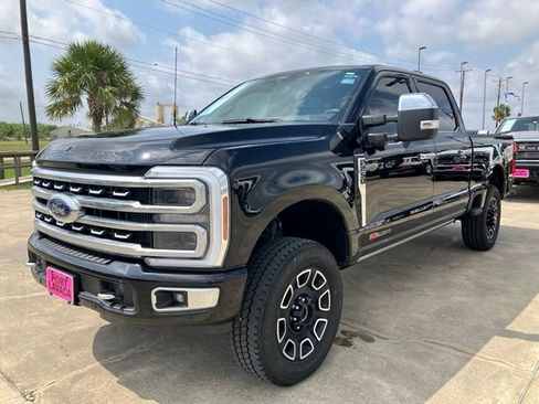 Used 2024 Ford F250 Platinum AWD/4WD image 3