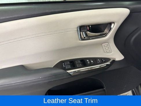 Used 2017 Toyota Avalon XLE Premium image 11