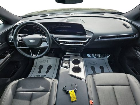 Used 2024 Cadillac Lyriq Luxury image 9