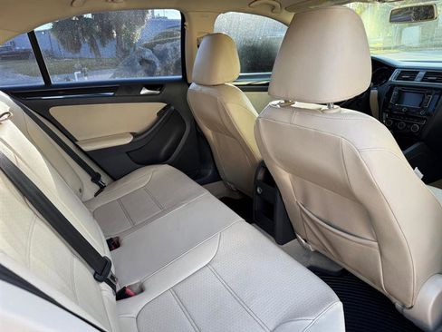 Used 2015 Volkswagen Jetta TDI SEL FWD image 18