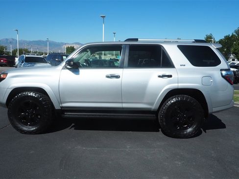 Used 2019 Toyota 4Runner SR5 image 8