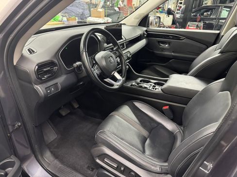 Used 2023 Honda Pilot Touring image 13