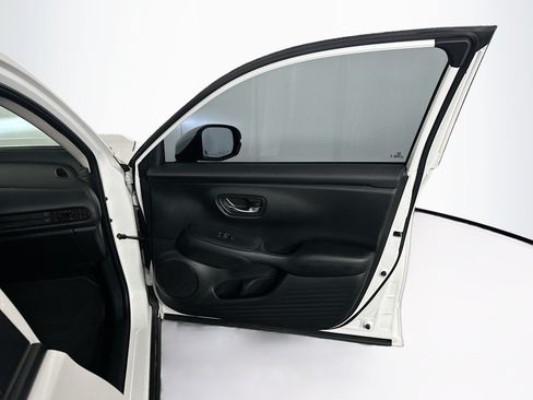 Used 2025 Honda HR-V LX image 29