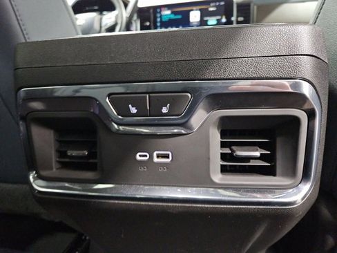 Certified 2024 Chevrolet Silverado 3500 High Country w/ High Country Premium Package image 20