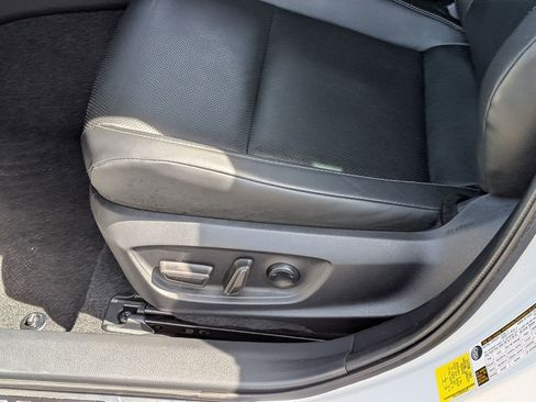 Used 2023 Toyota Prius XLE image 12