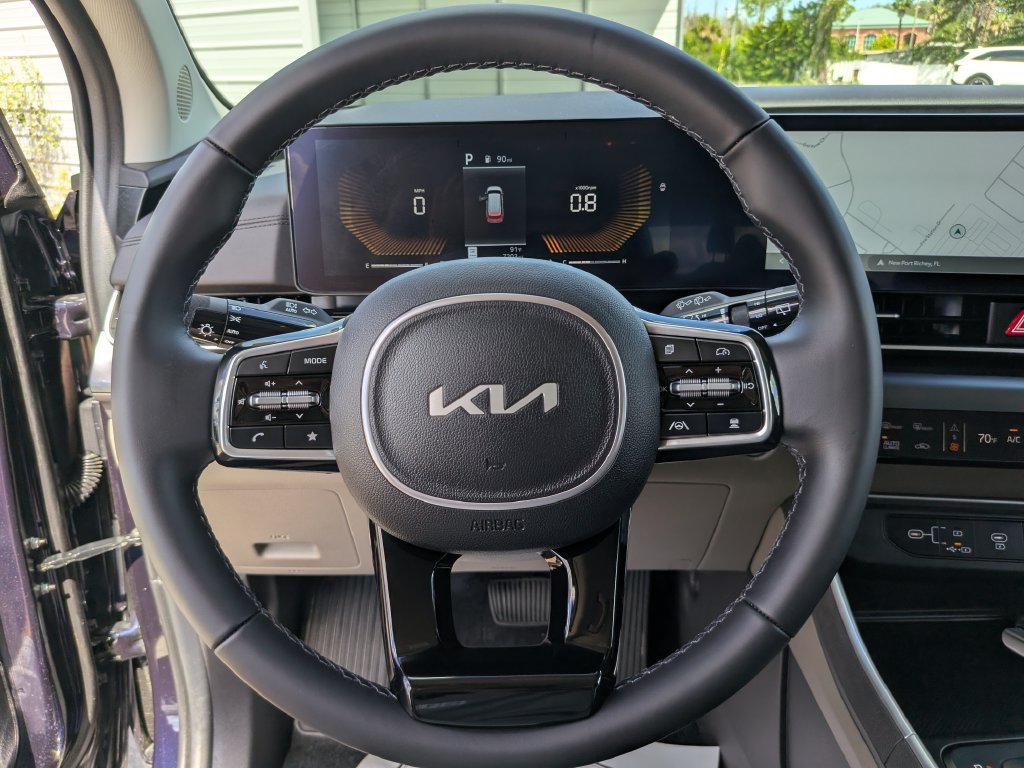 Certified 2026 Kia Carnival FWD image 30