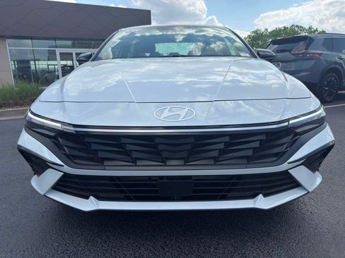 New 2026 Hyundai Elantra SEL Sport FWD image 8