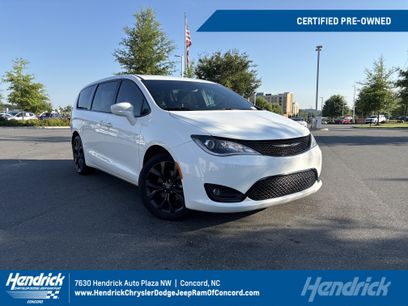 Used 2020 Chrysler Pacifica Touring w/ S Appearance Package