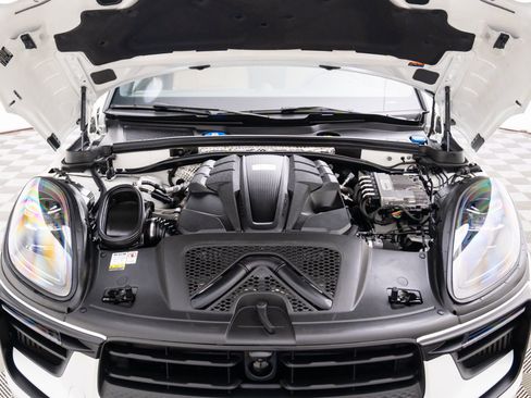 Certified 2023 Porsche Macan S image 29