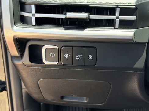 Used 2024 Hyundai Santa Fe SE FWD image 24